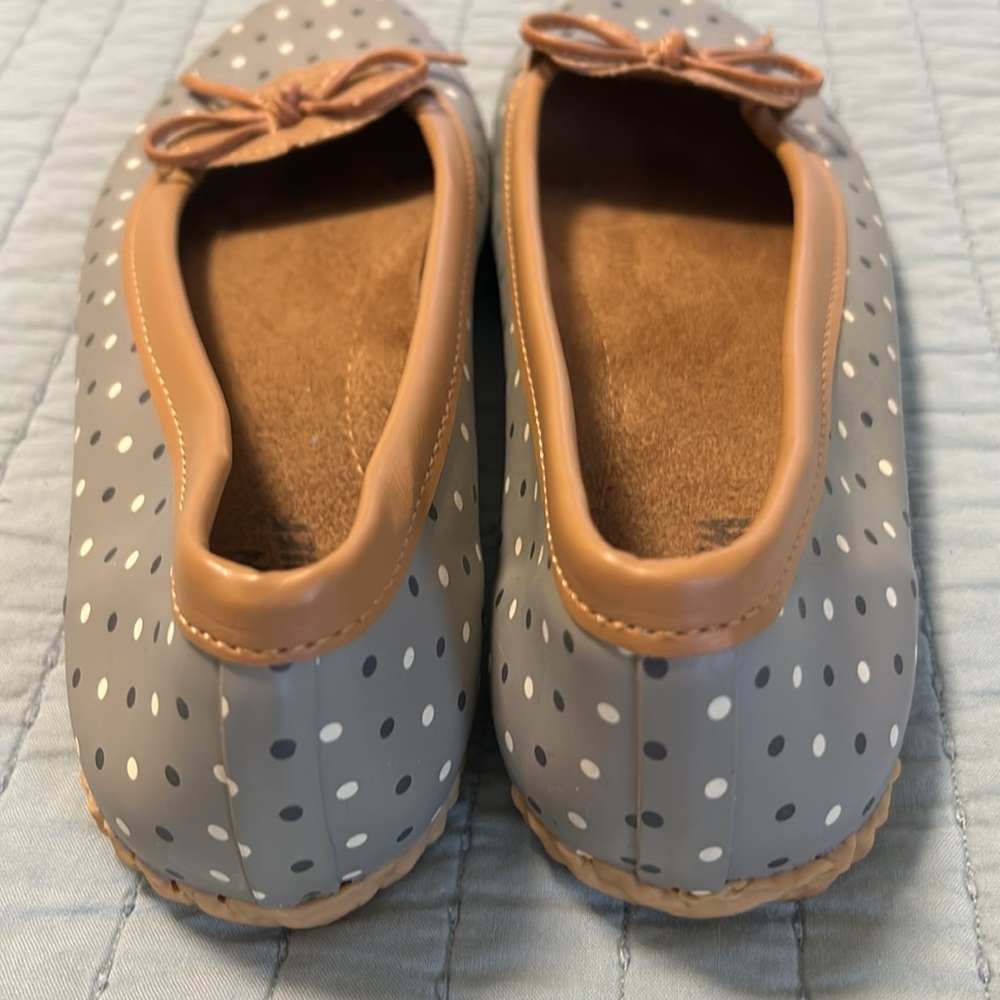 Rain Flats - Picture 2 of 4